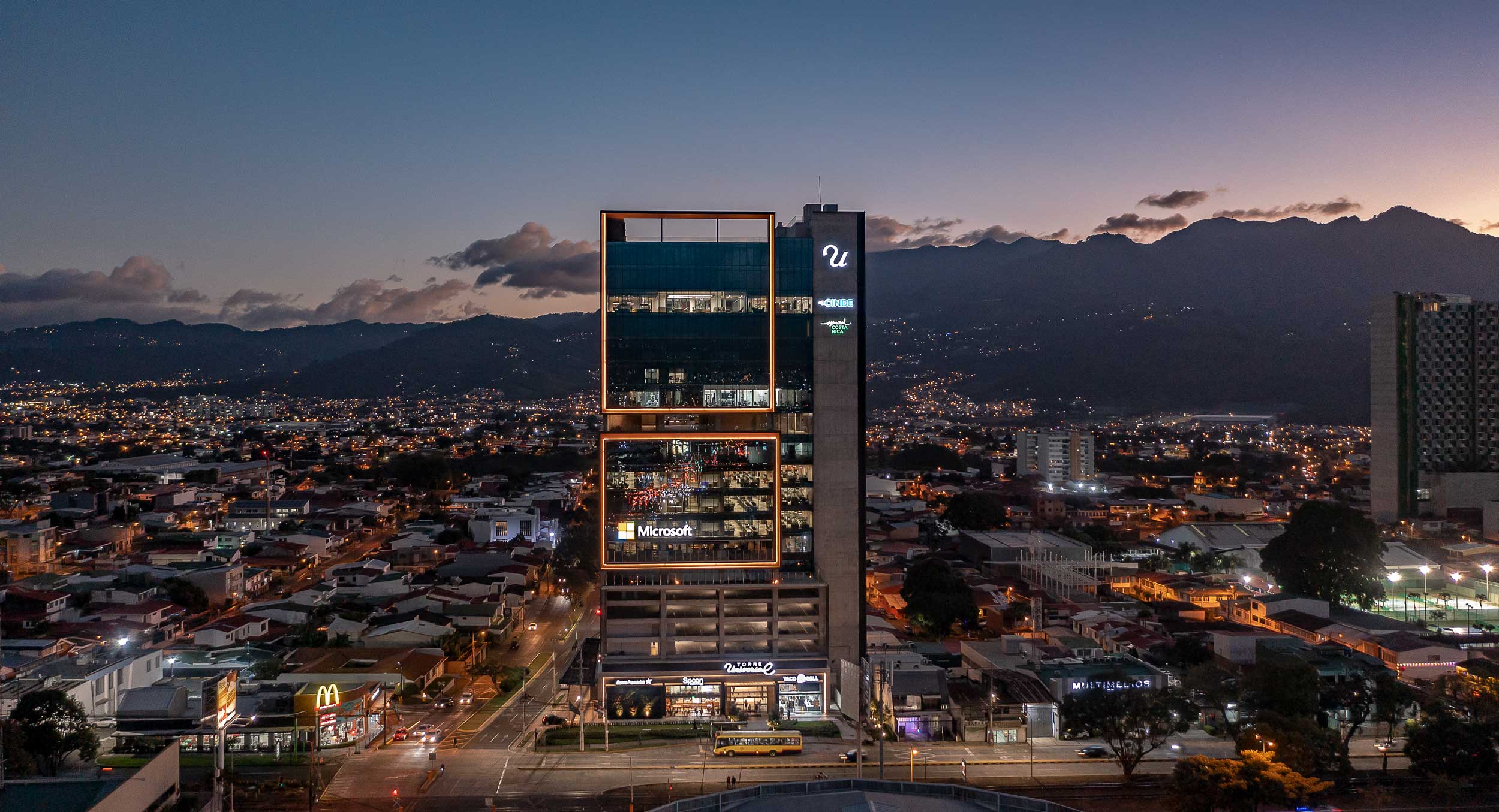 Torre Universal